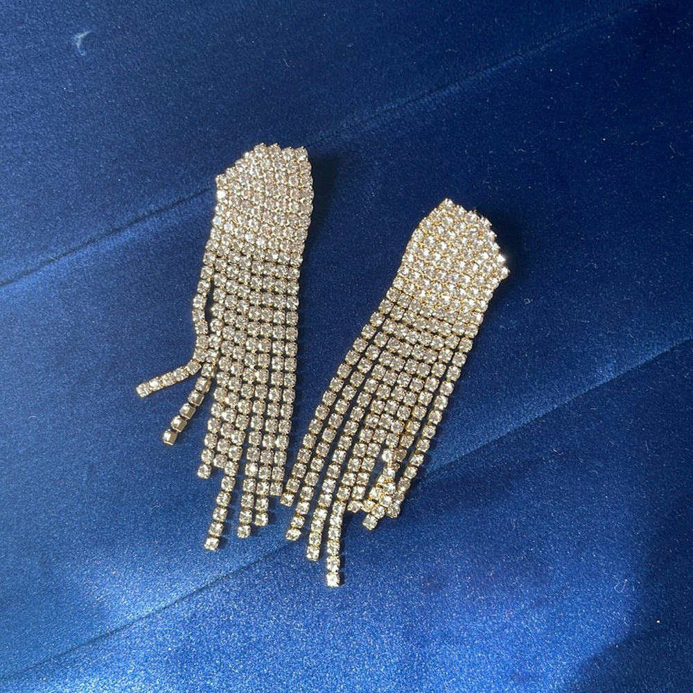 CLUB MONACO SPARKLY DROP EARRINGS